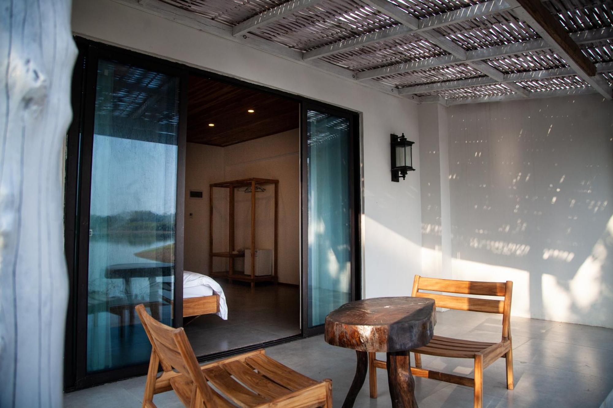 Sunset Nam Ngum Resort فان فيان الغرفة الصورة